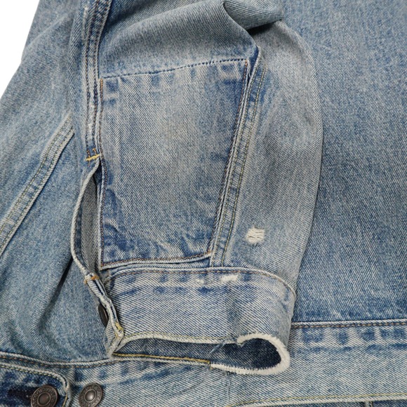 LEVI'S Men's Size 3XL Light Wash Distressed Denim Trucker Jean Jacket - Picture 5 of 9